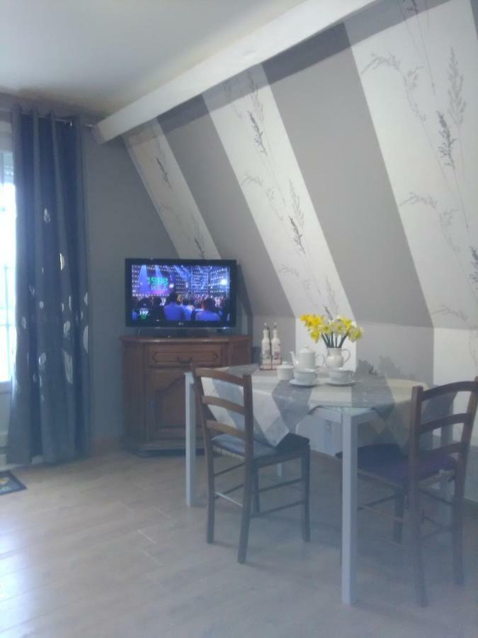 Chez Nicole Apartment Marconne Екстериор снимка