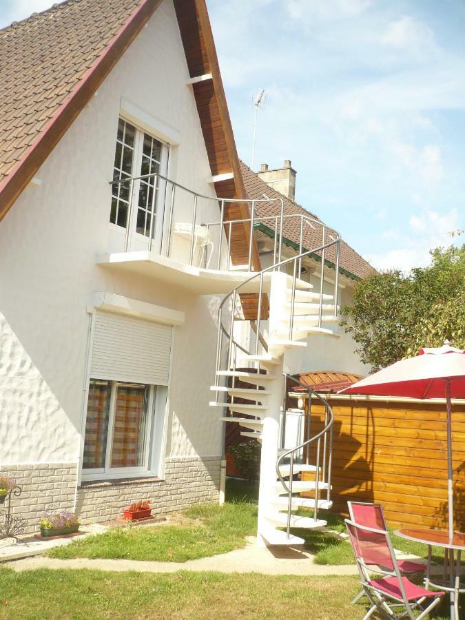 Chez Nicole Apartment Marconne Екстериор снимка